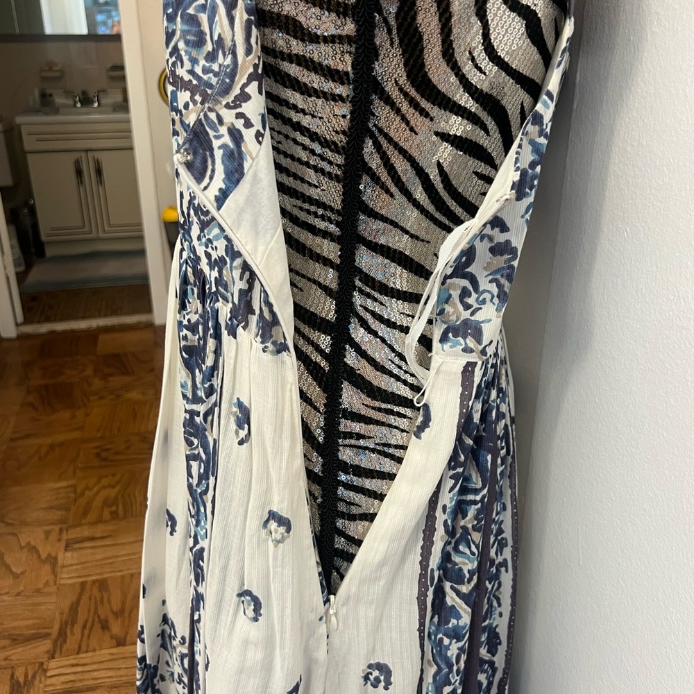 Blue and Cream Floral Midi Dress - Picture 5 of 12